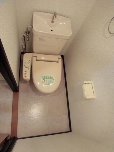 トイレ　※同間取りの他部屋写真になります。