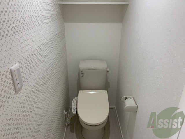 トイレ　各機能付きの便利なトイレです。洗面所横にございます。