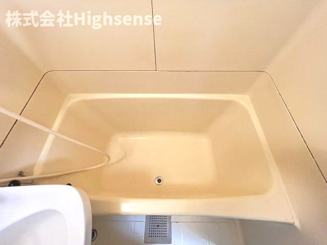 バス・シャワールーム　コンパクトで使いやすいお風呂です