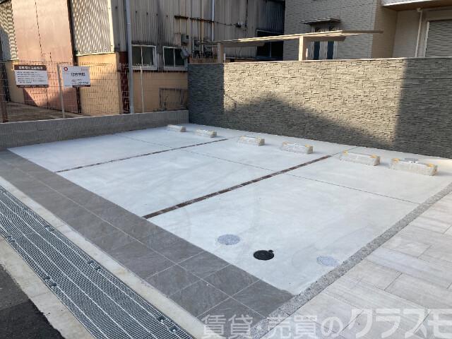 駐車場　敷地内駐車場