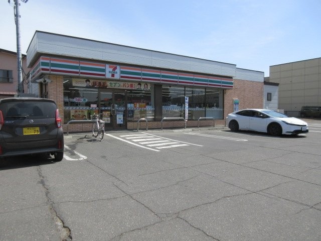 コンビニ　セブンイレブン帯広西5条通店（コンビニ）まで225m