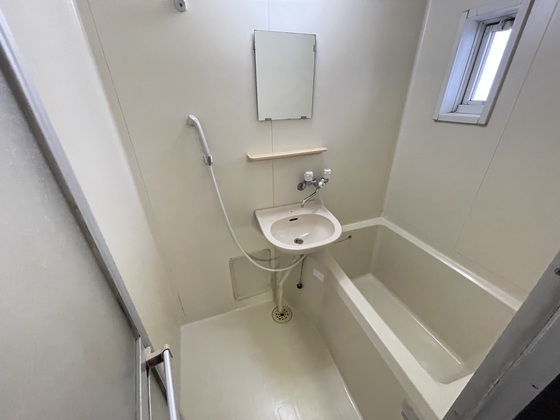 バス・シャワールーム　※別部屋の写真です