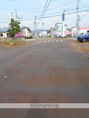 その他　前面道路（その他）まで0m
