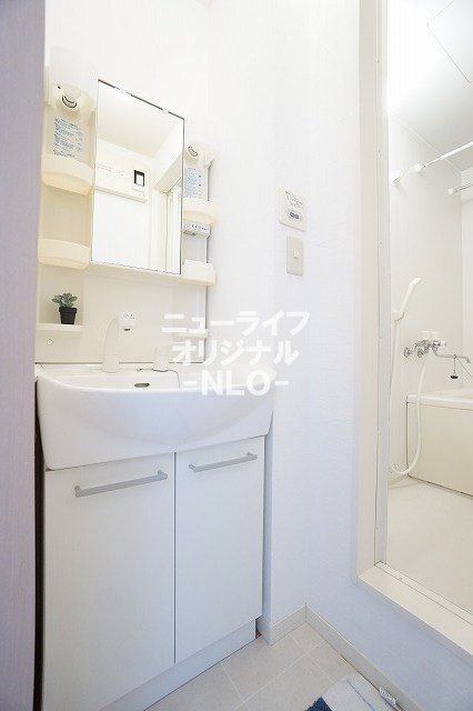 洗面設備　忙しい朝の身支度やシンク周りのお掃除に役立つ洗髪洗面台☆
