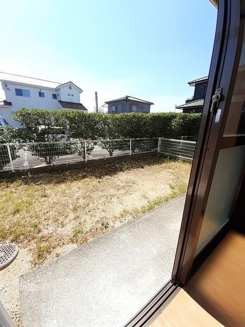 バルコニー　専用庭