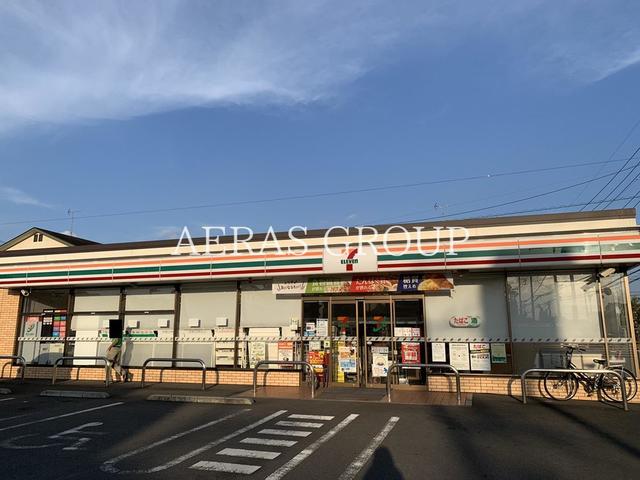 コンビニ　セブンイレブン伊奈栄６丁目店（コンビニ）まで438m