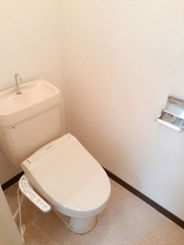 トイレ　コンパクトで使いやすいトイレです
