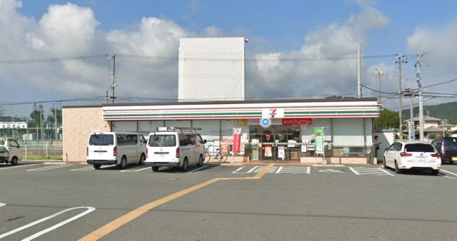 コンビニ　セブンイレブン　姫路上余部店（コンビニ）まで800m