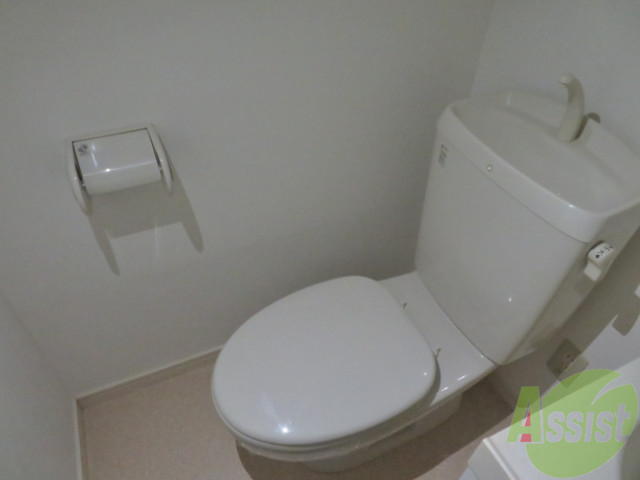 トイレ　こちらはトイレです。清潔感があり、安心して使用できます。