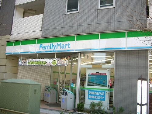 コンビニ　ファミリーマート（コンビニ）まで169m