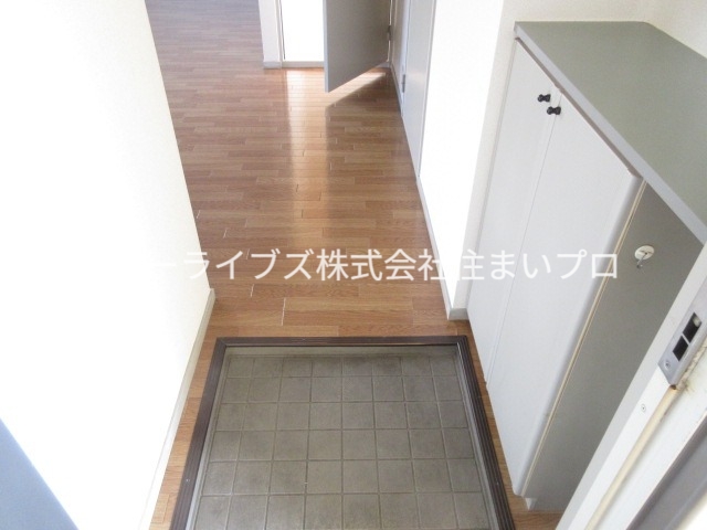 京阪本線 香里園駅 徒歩16分 2階建 築35年の玄関写真