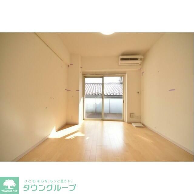 ラスパシオ三軒茶屋の居間写真