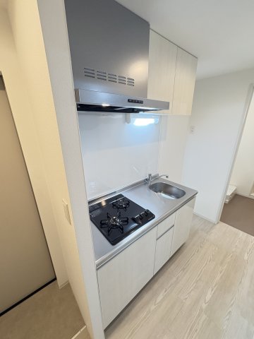 キッチン　写真は同建物の別部屋を参考に掲載しております。