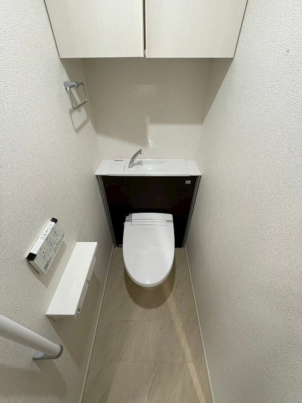 トイレ　写真は他室を参照しています