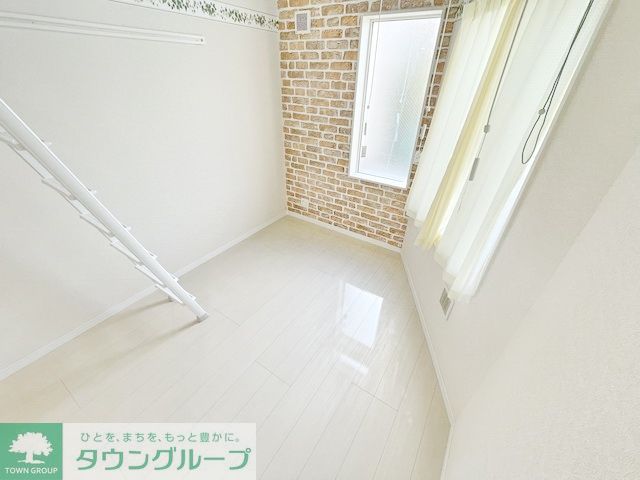 ユナイト三ツ沢ルプレールの杜の居間写真