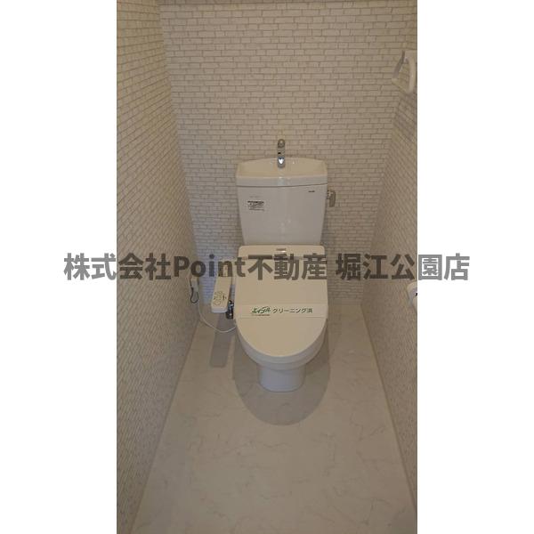地下鉄御堂筋線 長居駅 徒歩4分 3階建 築9年のトイレ写真