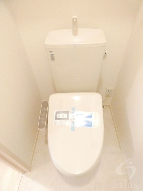 阪急神戸線 神崎川駅 徒歩5分 3階建 築7年のトイレ写真