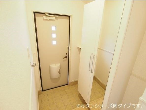 玄関　トールサイズのシューズボックスで、沢山収納が出来ます。
