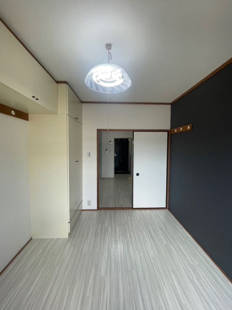 エルベール新町II号館の居間写真