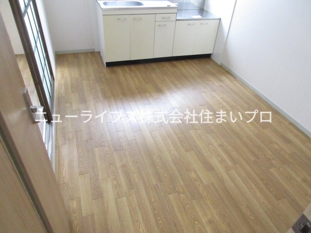 京阪本線 古川橋駅 徒歩7分 2階建 築38年の居間写真