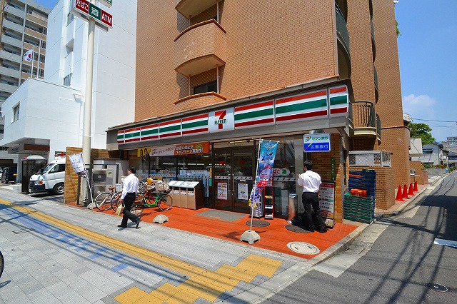 コンビニ　セブンイレブン広島荒神町店（コンビニ）まで20m