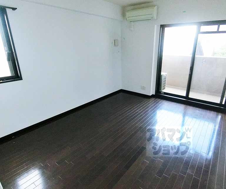 アスヴェル京都市役所前IIIの居間写真