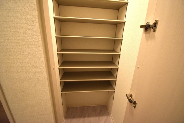 収納　シューズクローク