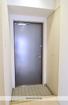 都営大江戸線 清澄白河駅 徒歩6分 8階建 築21年の玄関写真