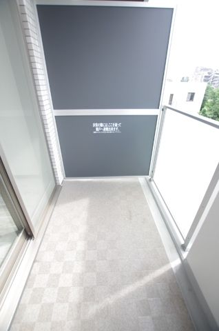 バルコニー　フュージョナル赤羽ＥＡＳＴ　北区志茂３