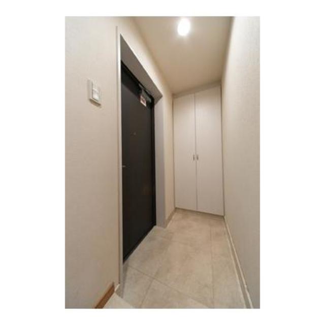 玄関　※写真は同タイプ住戸です。