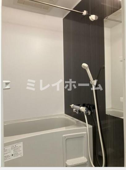 バス・シャワールーム　同建物内、別のお部屋の参考写真になります。