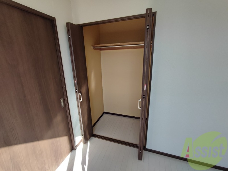 収納　寝室の収納です。部屋がすっきり片付きます。
