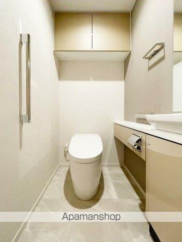 THE YOKOHAMA FRONT TOWERのトイレ写真