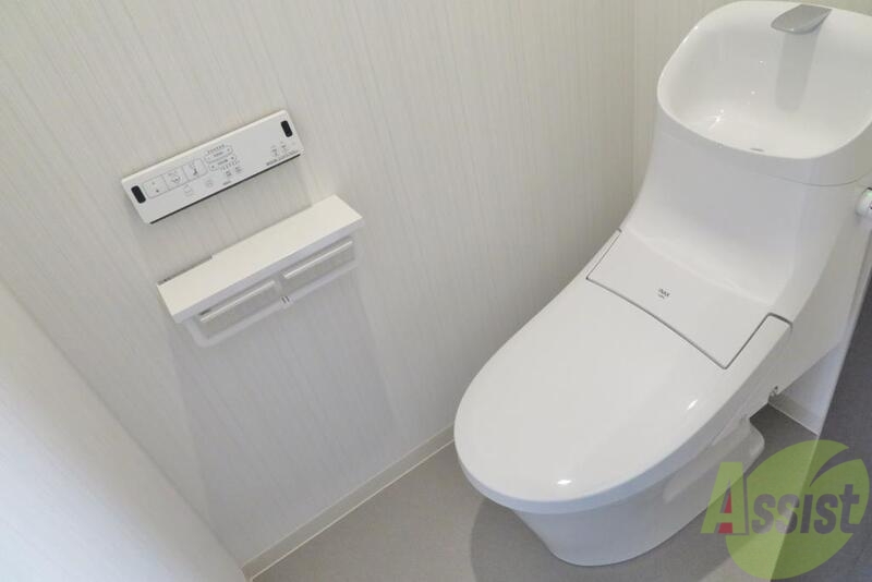 トイレ　トイレはシンプルかつオーソドックスですが清潔感がありますね。