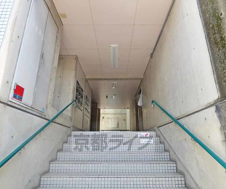 その他共有部分　建物入口です。