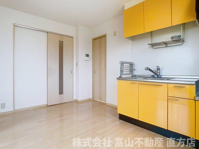 居室・リビング　キッチンの色は部屋によって異なります。