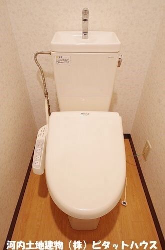 トイレ　類似室内