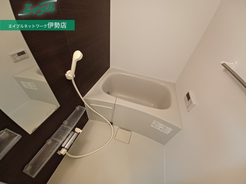 バス・シャワールーム　別部屋反転画像参考
