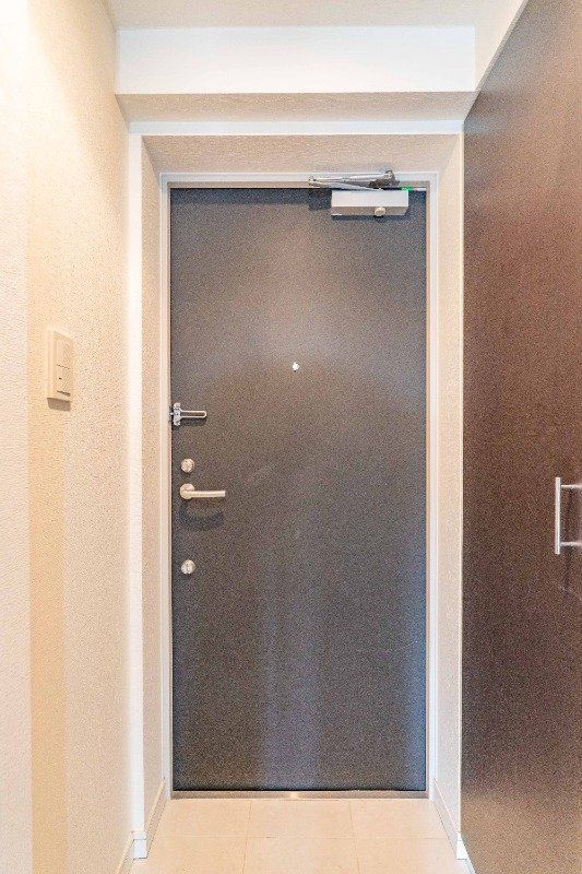 玄関　※同タイプの別のお部屋です。