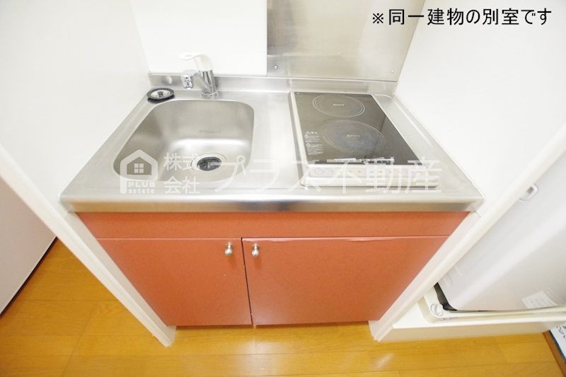 キッチン　設備・仕様は号室により異なる為、現況を優先致します。