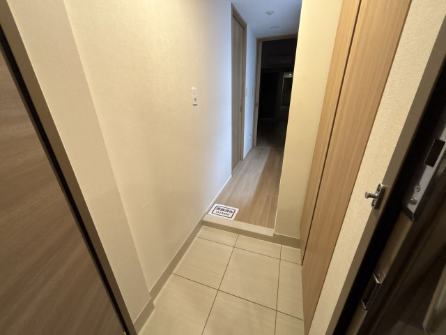 玄関　※同タイプ参考写真です（カラータイプが異なる場合がございます