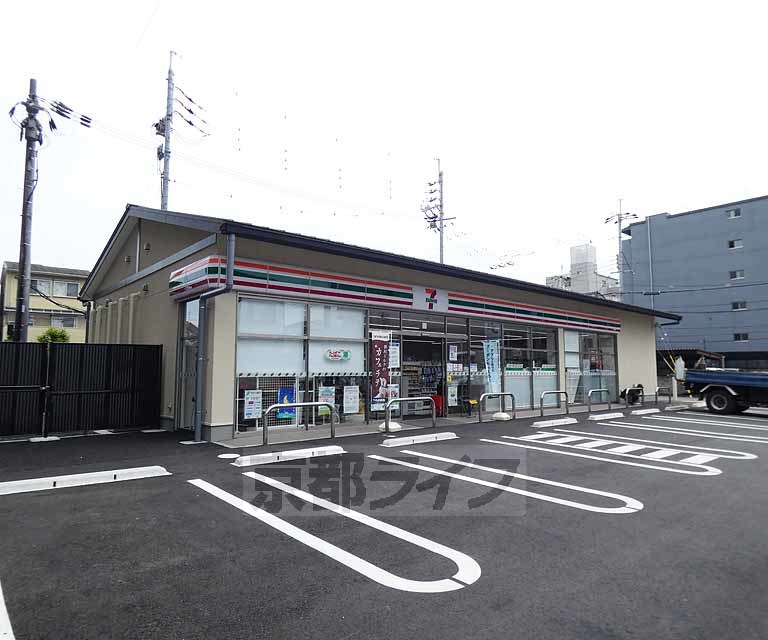コンビニ　セブンイレブン　伏見南部町店（コンビニ）まで318m