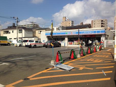 コンビニ　ローソン 箱崎宮前店（コンビニ）まで227m