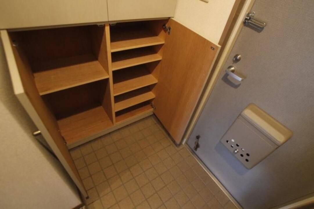 収納　シューズボックス