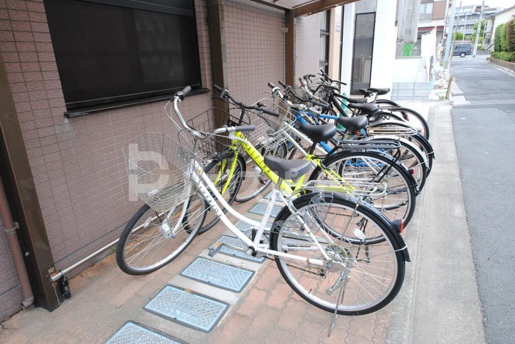 ロビー　駐車場