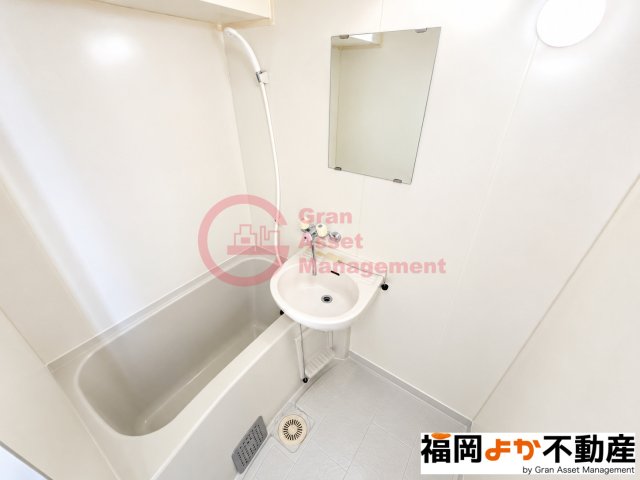 バス・シャワールーム　【福岡よか不動産】落ち着いた空間のお風呂です