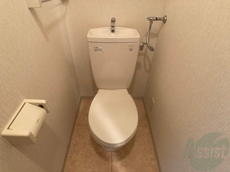 トイレ　こちらはトイレです。清潔感があり、安心して使用できます。