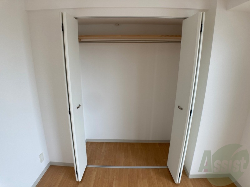 収納　寝室の収納です。部屋がすっきり片付きます。