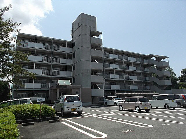 【田方郡函南町柏谷のマンションの建物外観】