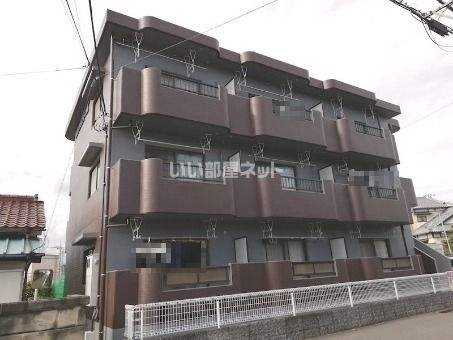 富士市久沢のマンションの建物外観